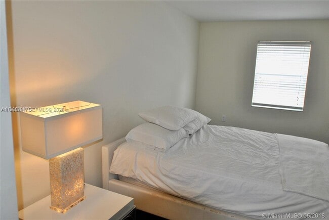 Building Photo - 61 Collins Ave