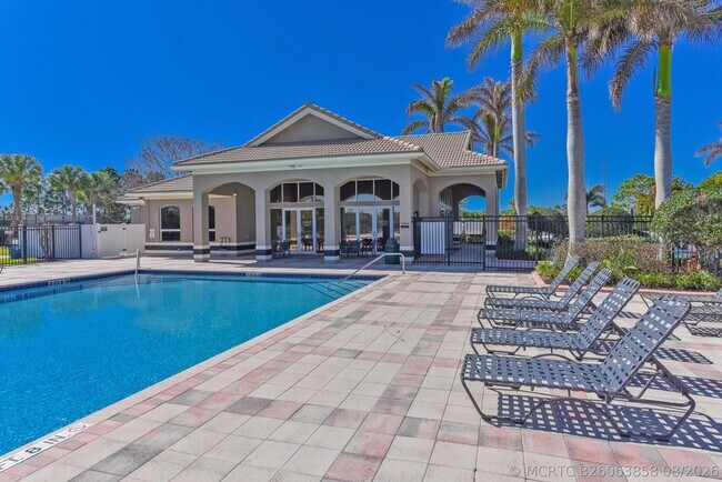 Building Photo - 2205 Marshfield Ct