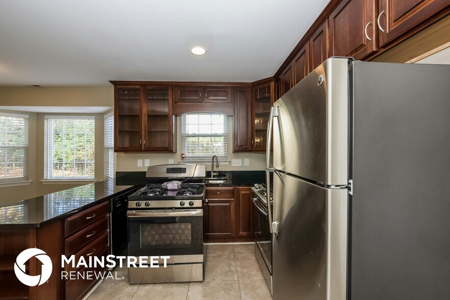 Building Photo - 6209 Forest Pond Dr