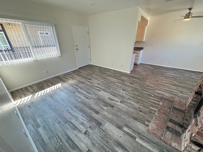 Building Photo - 5382 Circle Dr