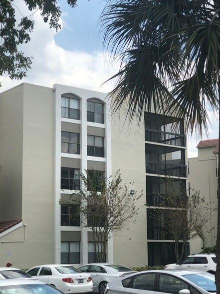 Building Photo - 820 Lavers Cir