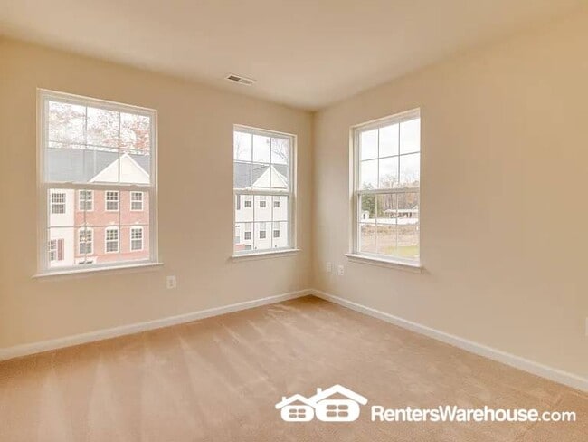 Building Photo - 8120 Mill Falls Ct