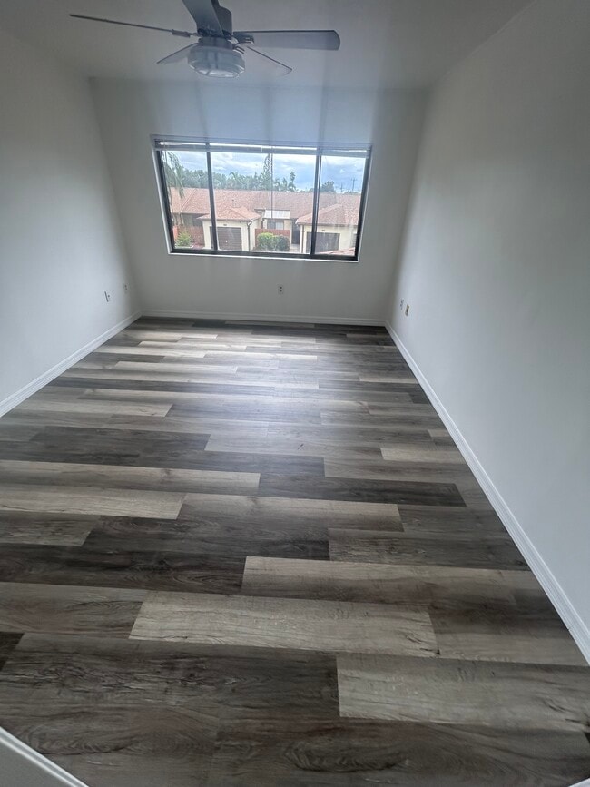 Building Photo - 16 Bogart Pl