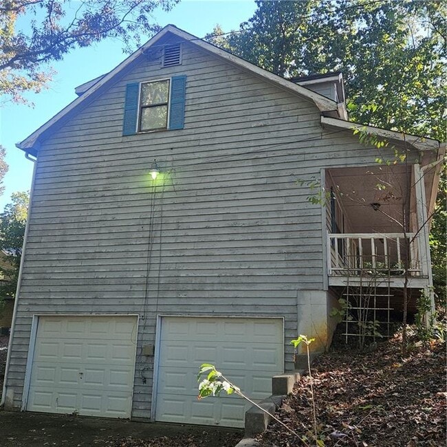 Building Photo - 20 Brooks Ln