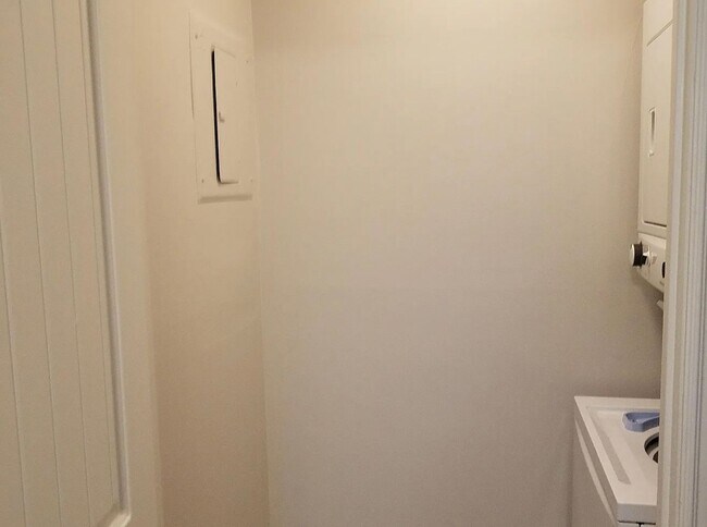 Building Photo - Beautiful 2 bedroom/2 bathroom condo with Mountain View’s