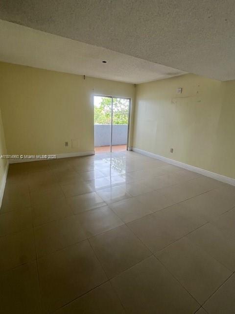Building Photo - 9351 Fontainebleau Blvd