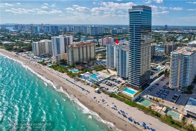 Building Photo - 2030 S Ocean Dr