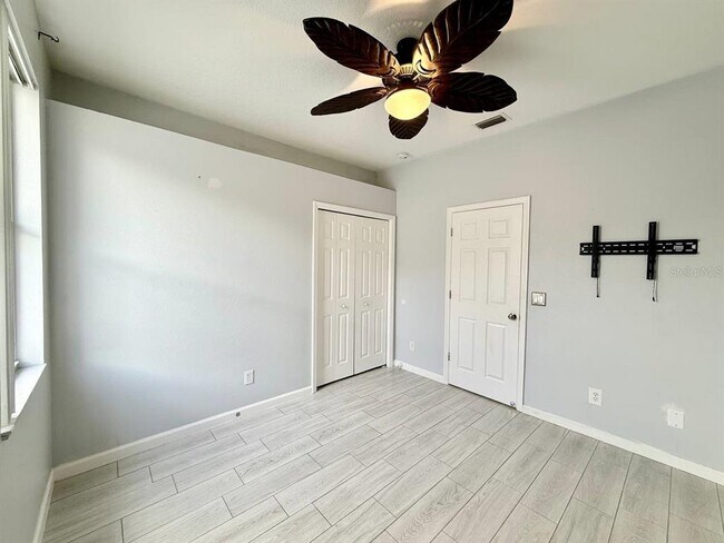 Building Photo - 4301 River Close Blvd