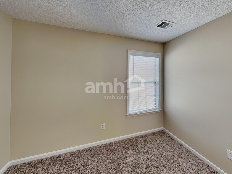 Building Photo - 2523 Davenham Ln