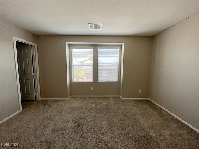 Building Photo - 5587 Lushan St