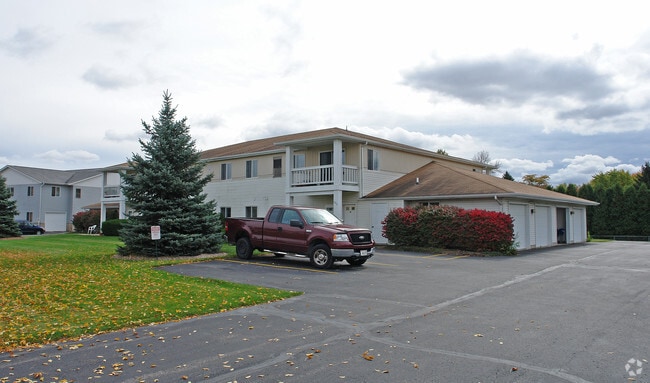 Primary Photo - 303 Meadowview Ct