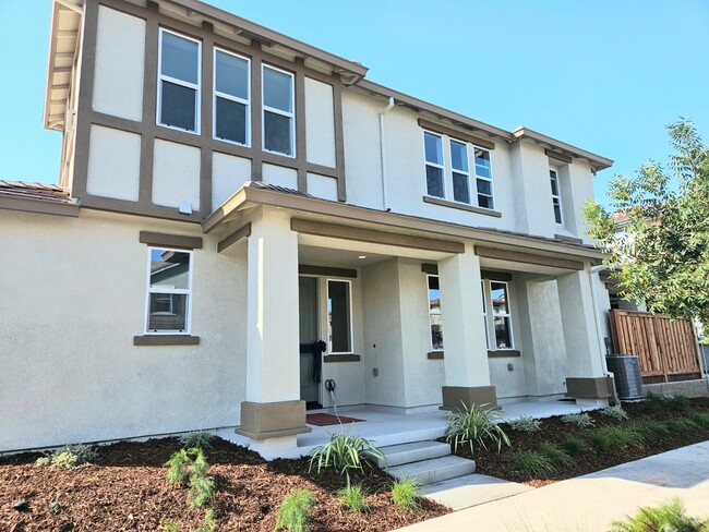 Primary Photo - 1832 Chandler Dr