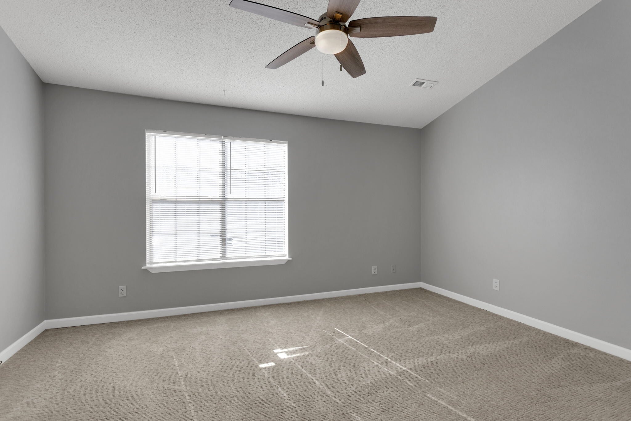 Building Photo - 103 Montague Dr
