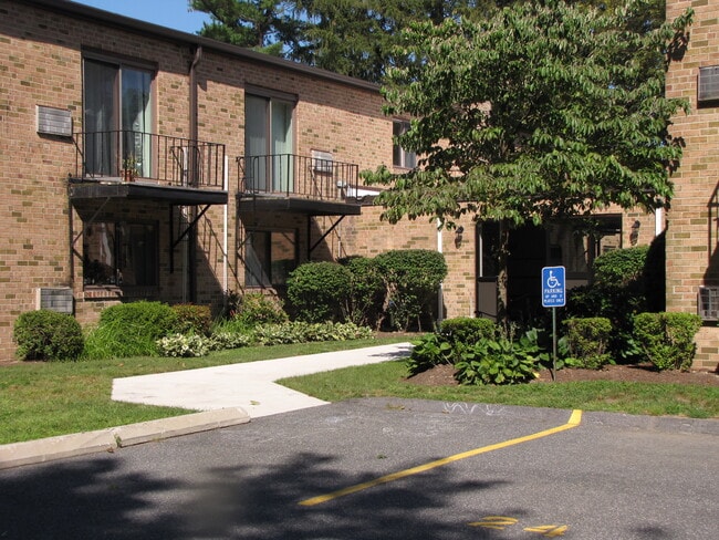 Building Photo - Hallmark Apartments