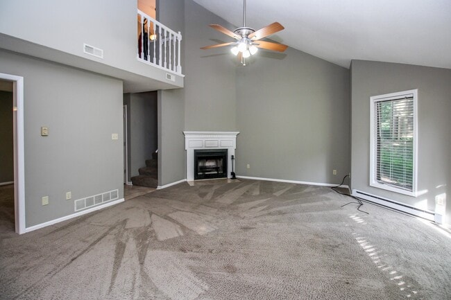 Building Photo - Beautiful Single Family Home located in South Columbia