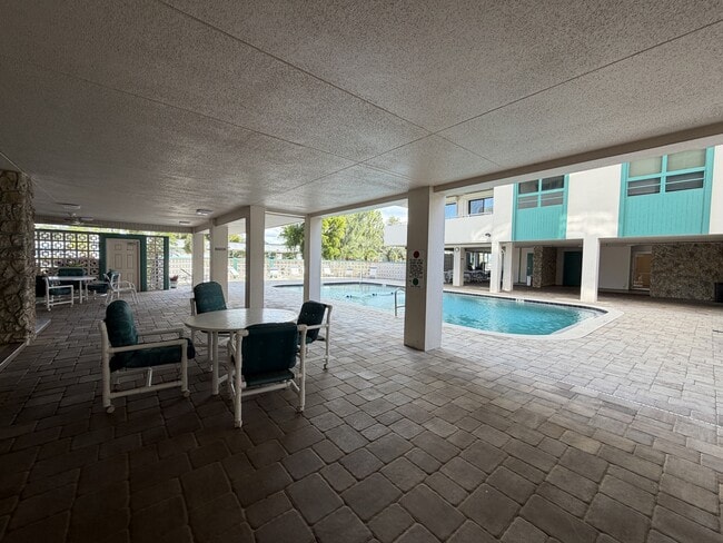 Building Photo - 4803 Sunset Ct