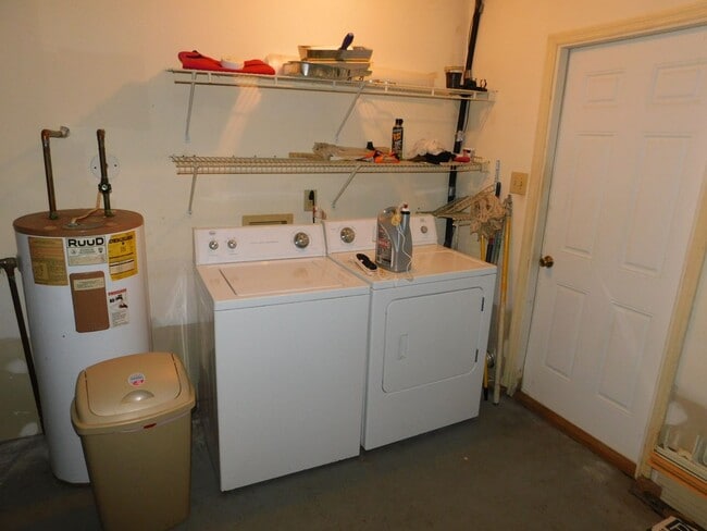 Building Photo - Located in the Heart of Havelock!