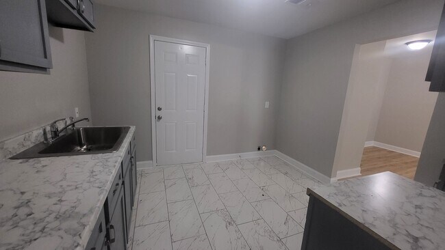 Building Photo - 4220 Gailwood Ave