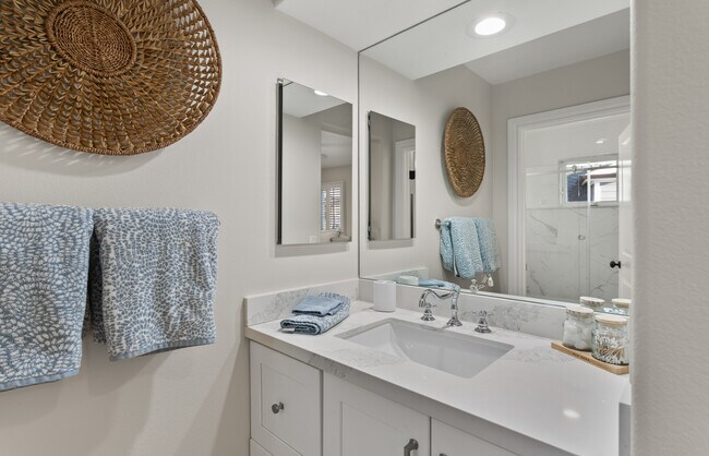 Building Photo - 13 Cape Danbury