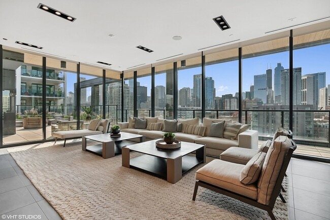 Building Photo - 366 W Superior St