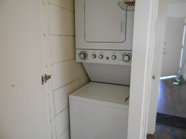 Building Photo - 2207 26th St