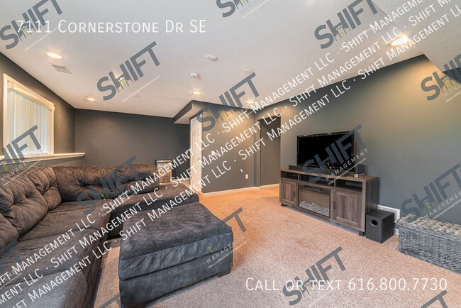 Building Photo - 7111 Cornerstone Dr SE