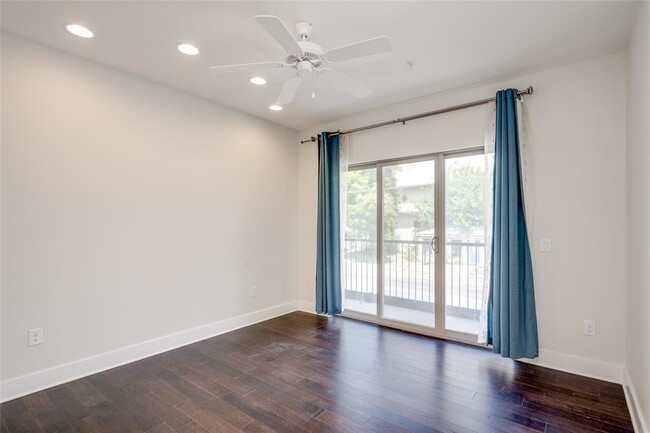 Building Photo - 908 Nueces St