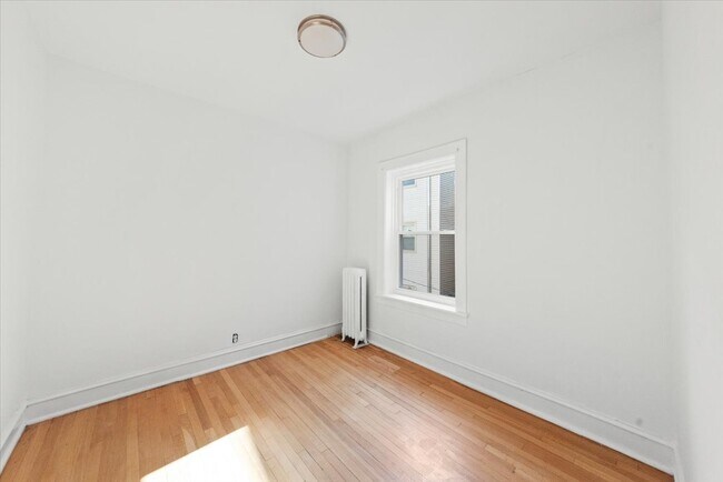 Building Photo - 120 Keeney St