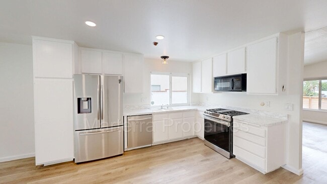 Building Photo - Amazing 3 Bedroom Home in Mission Viejo!