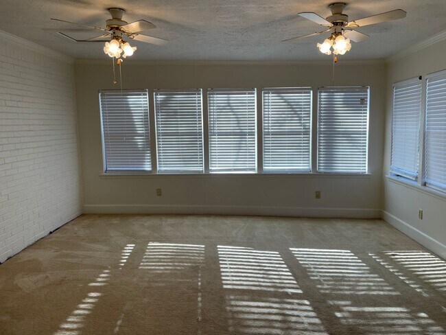 Building Photo - 3/1.5 Country House in Adairsville $1,595