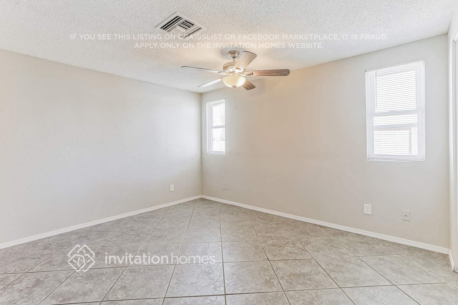 Building Photo - 1616 W Los Arboles Pl