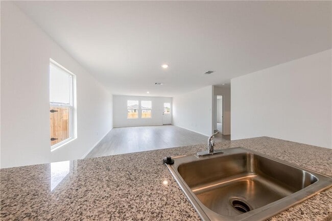 Building Photo - 2867 Rosefinch