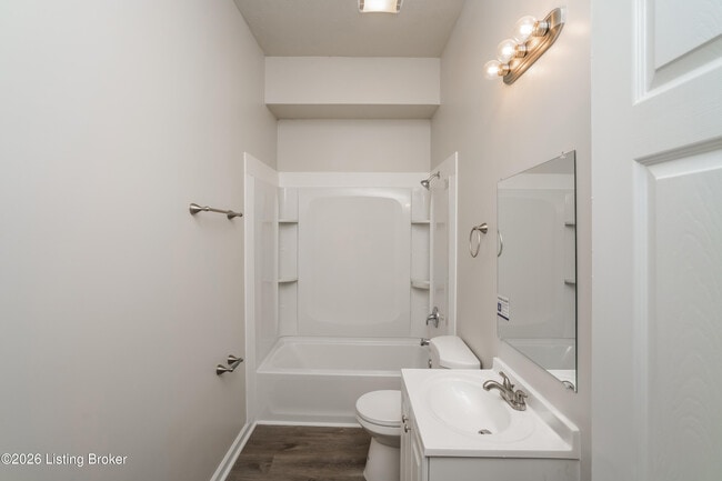 Building Photo - 3819 River Park Dr