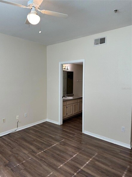 Building Photo - 3324 Parkchester Square Blvd