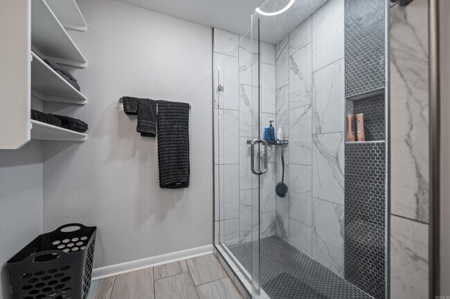 Building Photo - 100 Bayou Point