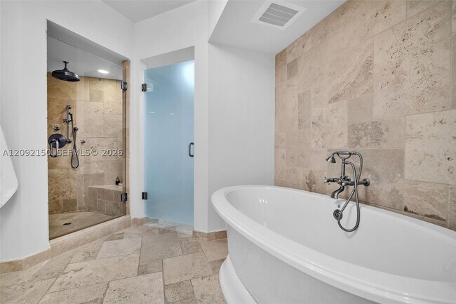 Building Photo - 333 Las Olas Way