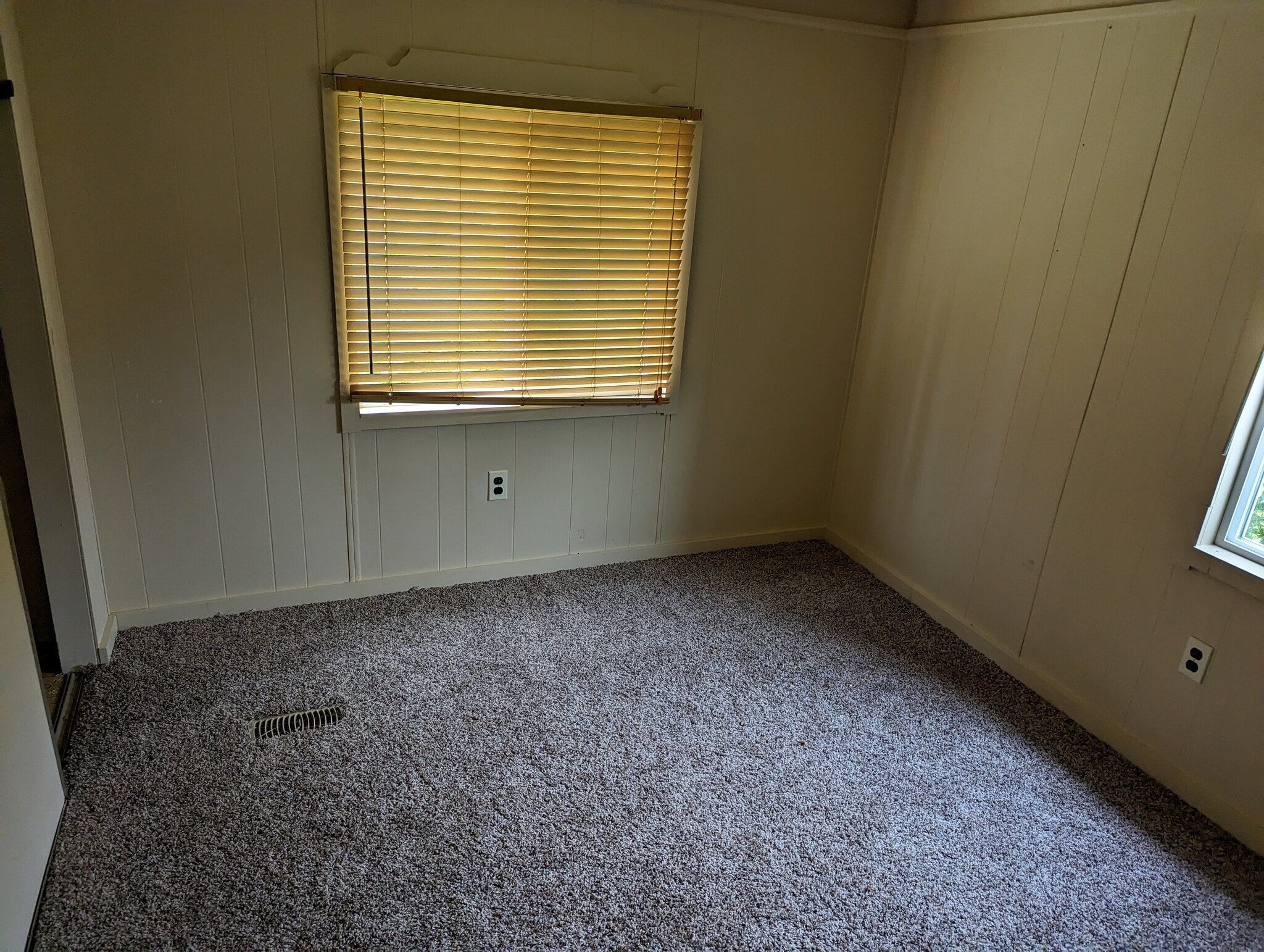 Master Bedroom - 6255 Bellwood Dr
