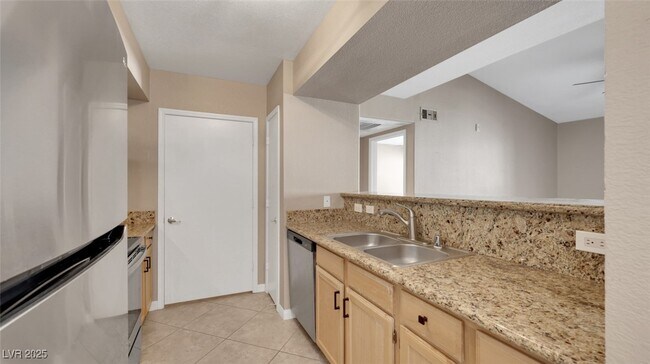 Building Photo - 45 Maleena Mesa St