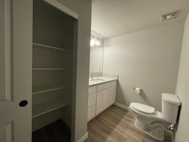 Building Photo - 27 Acres of Private Valley Remodeled Home In Damascus 3Bd/3Ba with Basement!!! Beautiful Deck wit...