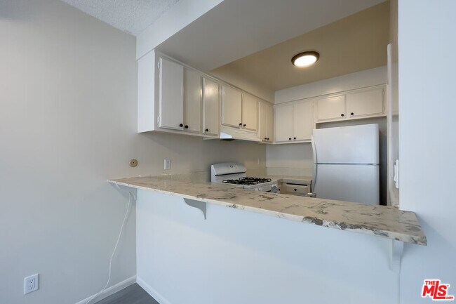 Building Photo - 3607 Clarington Ave