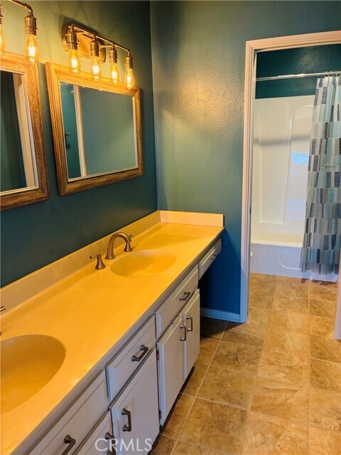 Building Photo - 16701 Bolsa Chica St