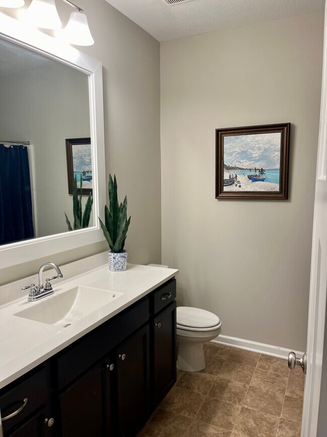 Building Photo - 205 Promenade Ln