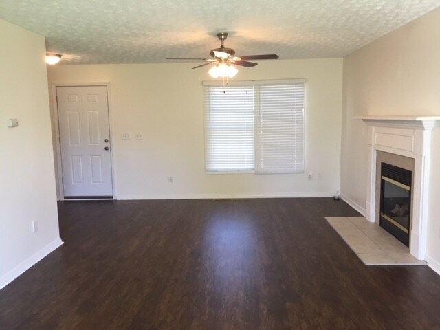 Building Photo - 7180 Sweet Meadow Dr