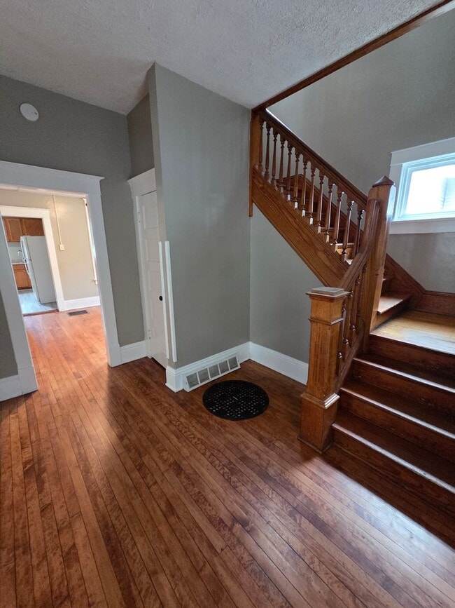 Building Photo - Italian Estates Property Management