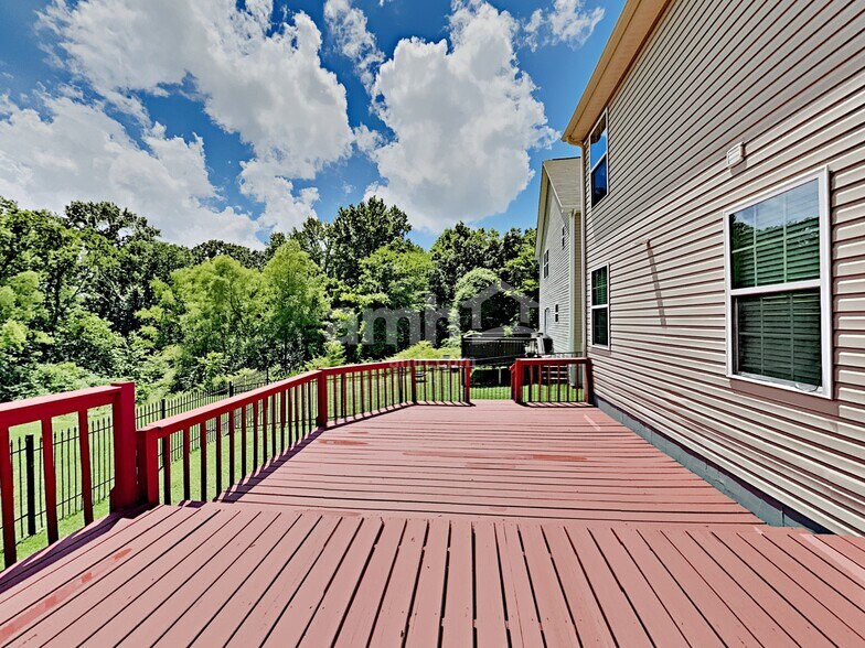 Building Photo - 1861 Cottage Grove Way