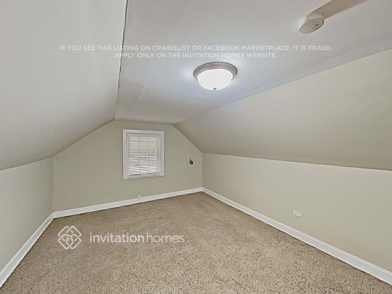 Building Photo - 5049 N Newcastle Ave