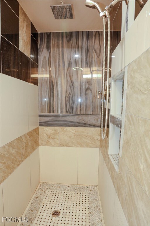 Building Photo - 1366 Nimrod St