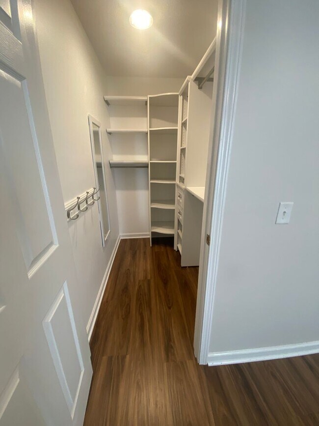 Building Photo - 3 bedroom 2.5 bath house in Cherokee