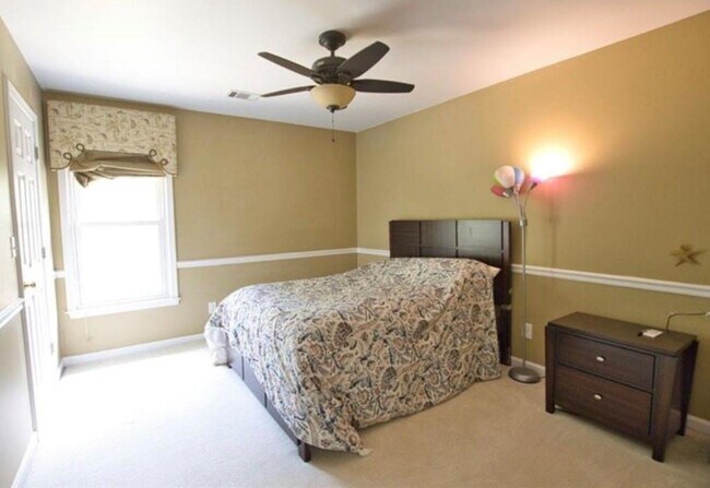 Building Photo - 2465 Devon Leigh Walk NW