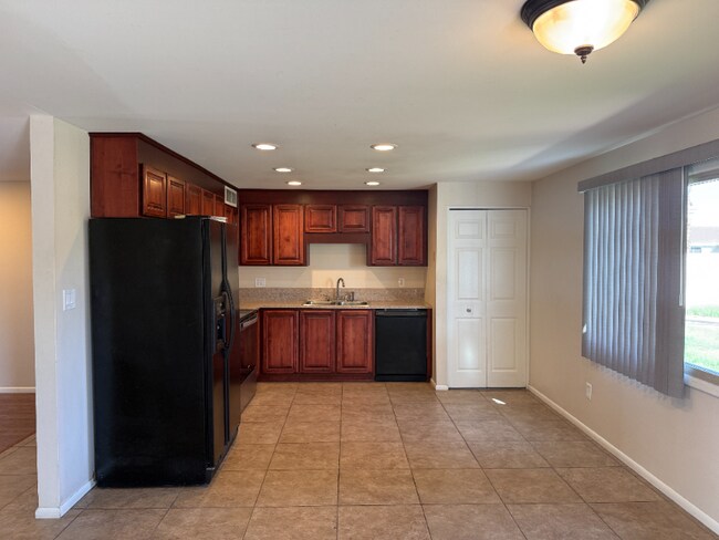 Building Photo - 3747 E Winchcomb Dr